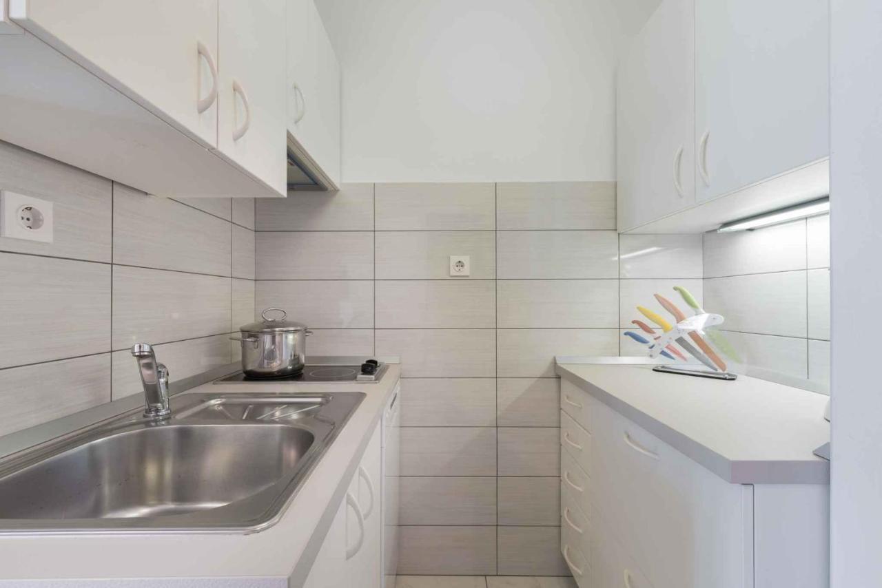 Apartments In Ravni/Istrien 30383 Экстерьер фото